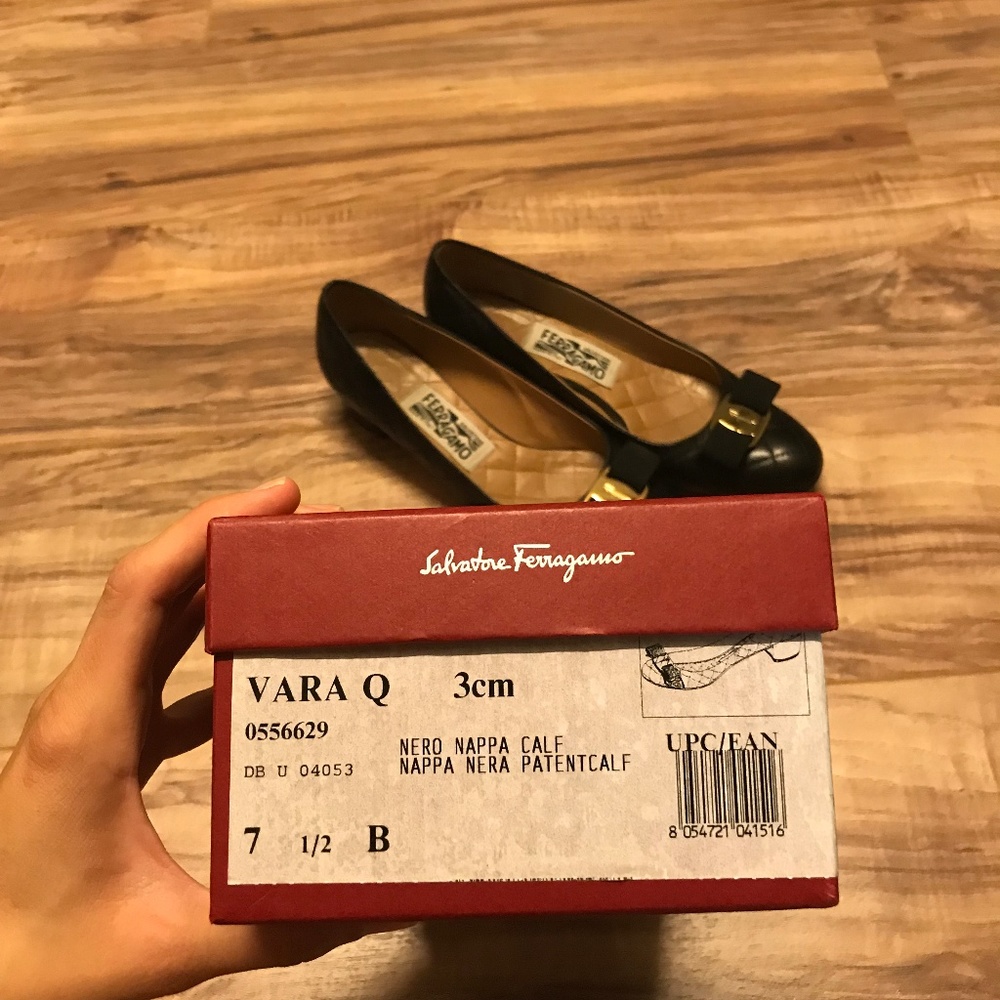 SALVATORE FERRAGAMO Vara bow Q Pump size 7,5 - Picture 8 of 8